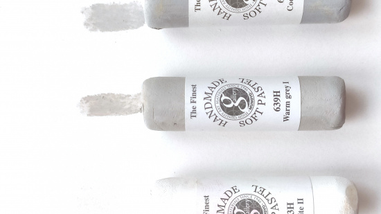 Пастель сухая мягкая круглая ручной работы №639, тёплый серый I