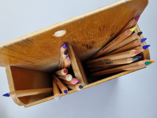 Карандаш профессиональный художественный "Rembrandt Polycolor" Dark Carmine Карандаш профессиональный художественный "Rembrandt Polycolor" Dark Carmine