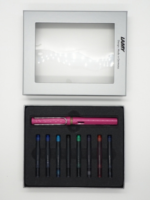 Комплект из ручки перьевой "Safari", F, Розовый+Картр. ассорт. 8 шт.