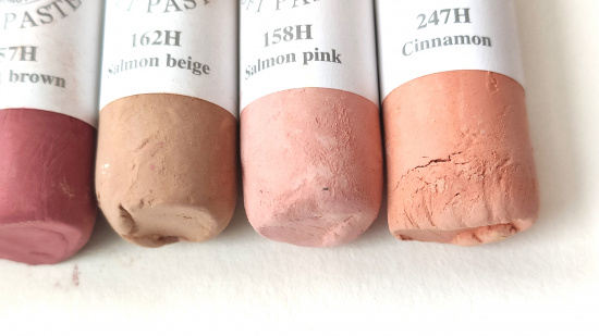 Пастель сухая мягкая круглая ручной работы №162, лососево-бежевый