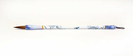 Кисть для каллиграфии с бело-голубым рисунком №8 (Волк) Кисть для каллиграфии с бело-голубым рисунком №8 (Волк)