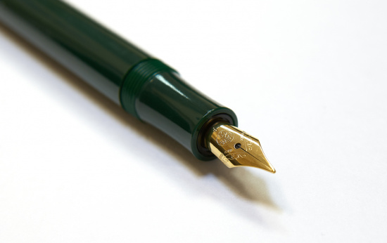 Ручка перьевая CLASSIC Sport M 0.9мм зеленый корпус