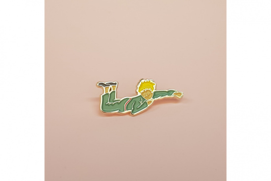 Значок эмалированный, Маленький принц. Принц лежит