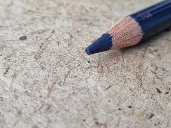 Карандаш акварельный "Inktense" синий темный 830