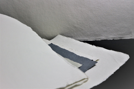 Бумага в листах "Khadi", А3, 210г/м2, 100% хлопок, шероховатая, 1л Бумага в листах "Khadi", А3, 210г/м2, 100% хлопок, шероховатая, 1л