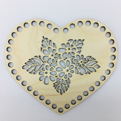 Панно для декорирования с перфорацией сердце 18х15,5см