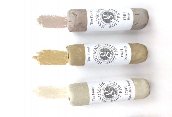 Пастель сухая мягкая круглая ручной работы №179, светлый оливково-бежевый