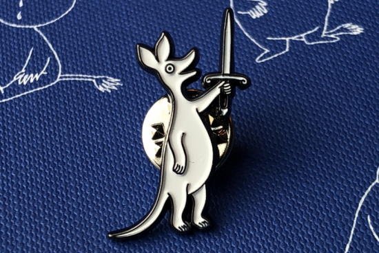 Значок эмалированный, Муми-тролли.Сниф с мечом Значок эмалированный, Муми-тролли.Сниф с мечом