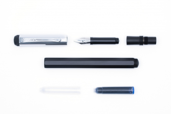 Ручка перьевая ELEGANCE M 0.9мм черный корпус с серебристыми вставками