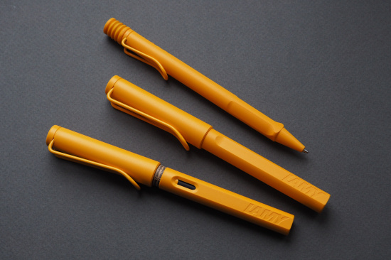 Чернильный роллер Лами 321 "Safari Candy", Манго, M63Ч, черный стержень