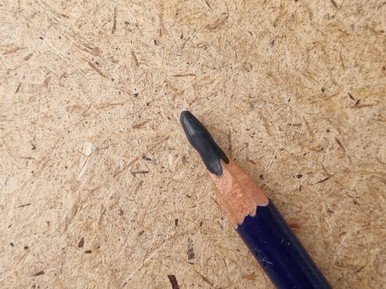 Карандаш акварельный "Inktense" серый угольный 2100 Карандаш акварельный "Inktense" серый угольный 2100