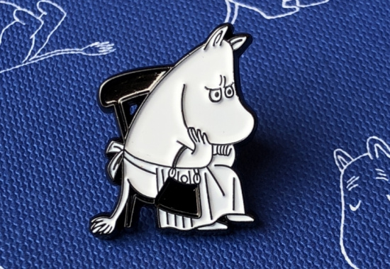 Значок эмалированный, Муми-тролли.Муми-мама Значок эмалированный, Муми-тролли.Муми-мама